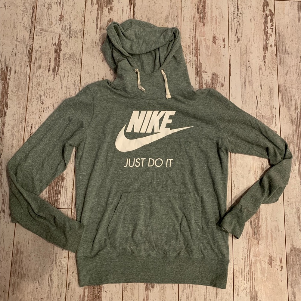 Nike top